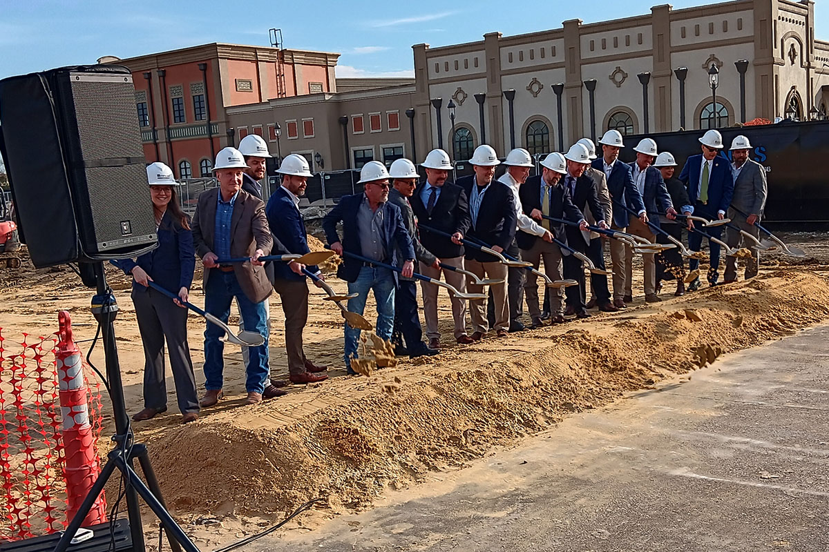 main bone Beaumont Bone & Joint Institute medical professionals and city leaders celebrate the groundbreaking for the new medical facility.